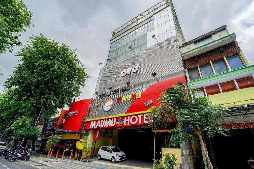 Oyo 235 Maumu Hotel & Lounge Surabaja Zewnętrze zdjęcie