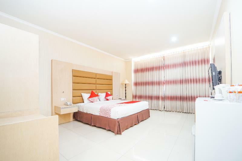Oyo 235 Maumu Hotel & Lounge Surabaja Zewnętrze zdjęcie