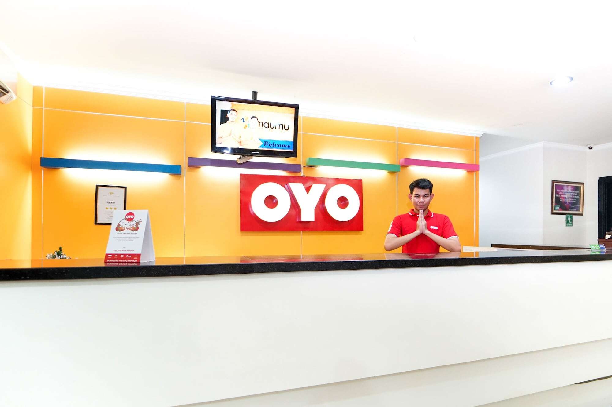 Oyo 235 Maumu Hotel & Lounge Surabaja Zewnętrze zdjęcie